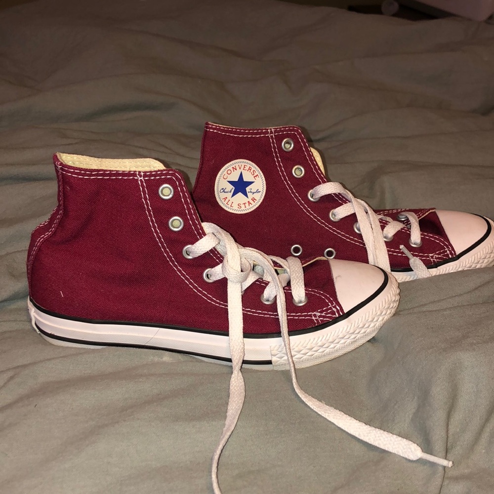 Burgundy high top converse